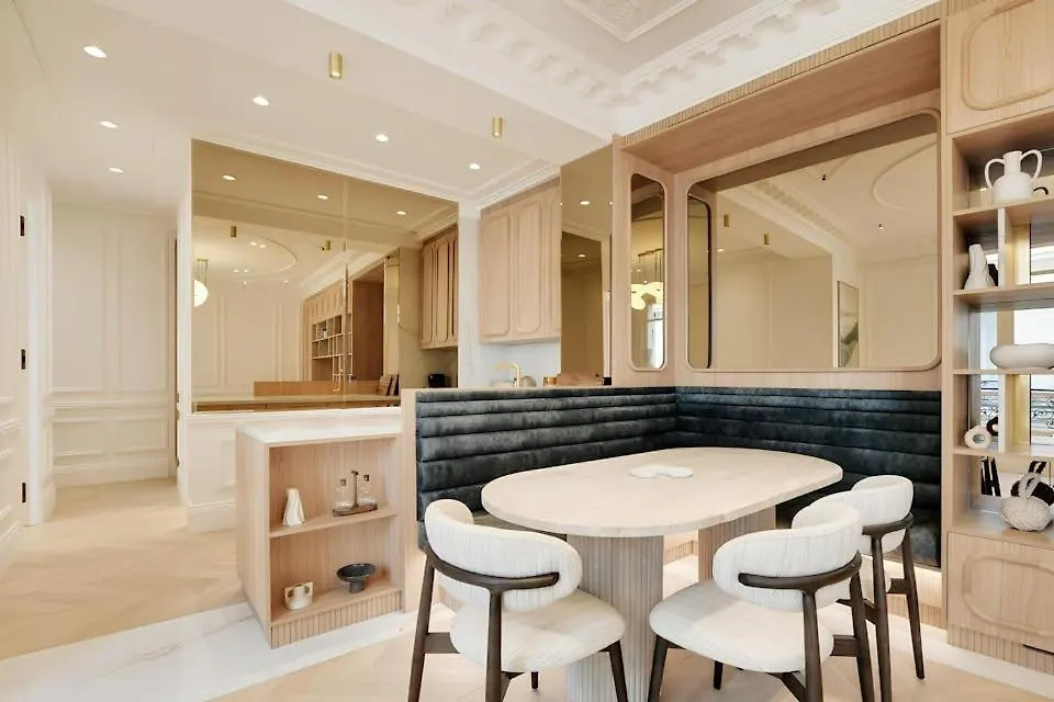 Quiet And Central Apartment Nice
