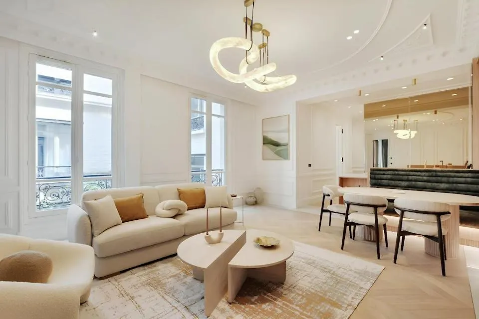 Quiet And Central Apartment Nice